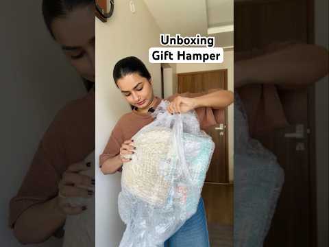 Unboxing Craft Gift Hamper ? #crafteraditi #unboxing #gift #crafthaul #hamper #shorts @CrafterAditi thumbnail