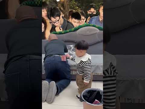 The baby is hiding dad’s secret stash ?? - बेबी पापा का छुपा हुआ पैसा छिपा रहा है ?? thumbnail
