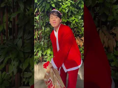 Santa Helping People in Need! 🎅 thumbnail
