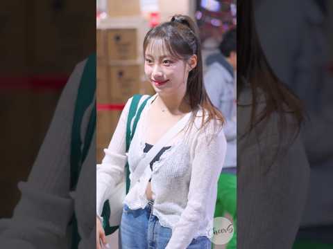 시스루 퇴근길 이서윤 치어리더 Lee Seo-yun cheerleader thumbnail