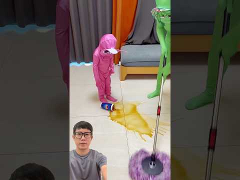Em đổ nước ra sàn #trending #trendingshorts #trendingvideo #shorts #shortsviral #viralshorts thumbnail