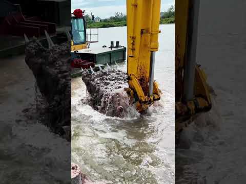 #dredging #excavator #digger #construction #komatsu #heavyequipment thumbnail