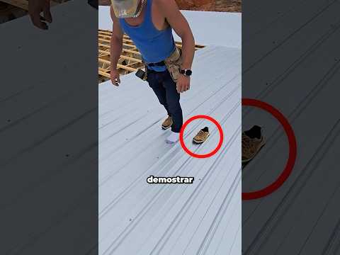 Los Zapatos Que Te Permiten Caminar En El Techo 😱 thumbnail