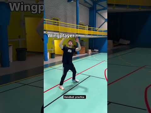 goalkeeper 🆚 wingplayer 😱😂🥅😭🤯⚽ #handball #like #sportsball #explore #asmr #shorts #sports #viral thumbnail