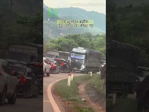 Đi ngược chiều gặp đoàn xe công vụ thumbnail