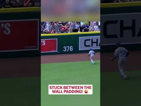 A.J. Pollock's double gets stuck between wall padding 🤣 thumbnail