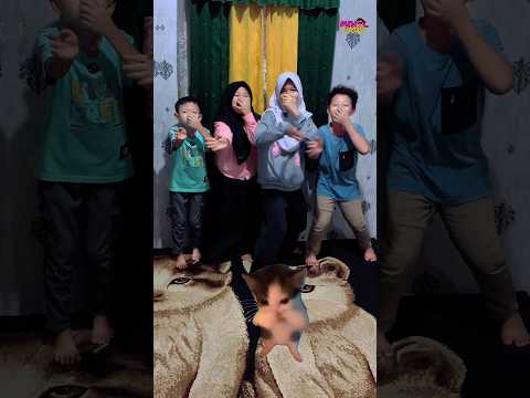 DANCE SCUBA VS KICAU MANIA‼️😁😅 #comedy #hiburansegar #funny #shorts #humor thumbnail