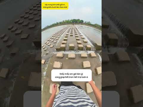 Nhanh tay nhặt giúp người đẹp, ai ngờ! thumbnail