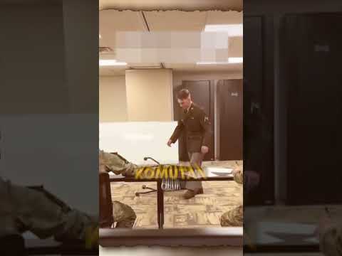 Asker Emirleri Dalga Geçer gibi Uyguluyor.. thumbnail