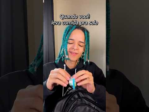 QUANDO VOCÊ LEVA COMIDA PRA SALA DE AULA thumbnail