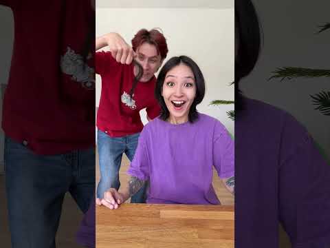 Hairbrush Cleaning Hack 🤩👍💇‍♀️ thumbnail