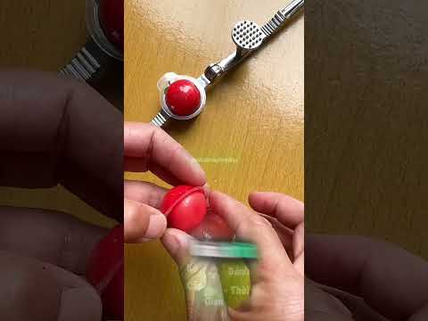 Chuyện Gì Xảy Ra Khi Cho Viên Kẹo Dẻo Vào Máy Ép Nát? 🤤 thumbnail