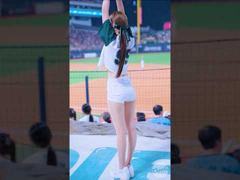 174cm의 완벽한 라인..ㄷㄷ 김해리 치어리더 金海莉 Kim Hae-Ri cheerleader ktwiz thumbnail