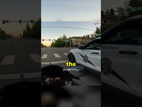 Biker Runs From Cops thumbnail