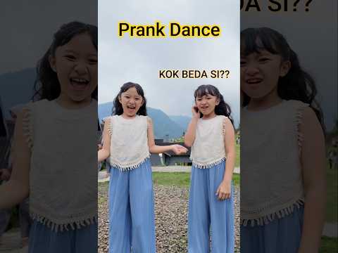 Anak Kembar memang salah satu pasti senengnya Jahil😄😆 #kembar #trends #dance #prank #twins #shorts thumbnail