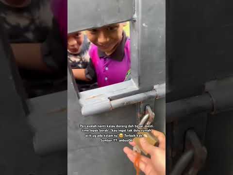 Bagus tuan rumah izinkan je budak2 nak mandi kolam.?? thumbnail