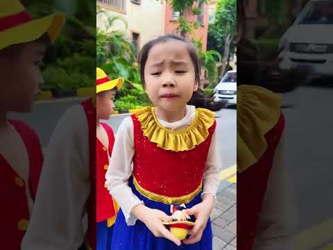 这个外星人居然要抢小路飞的妈妈#海贼王 #路飞 thumbnail