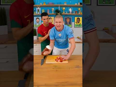 Catastrophic sausage exchange! 🌭😂#football #ronaldo #haaland thumbnail