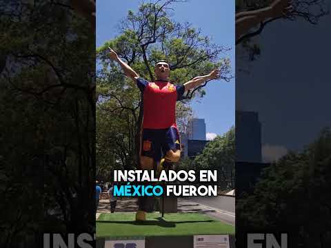 México con estatuas de futbolistas derribadas a días del Mundial 2026 🤡🤔 #Shorts thumbnail