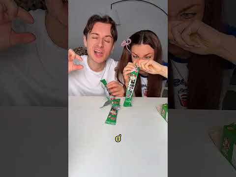 Ăn bim bim rong biển trong không khí 😂 thumbnail