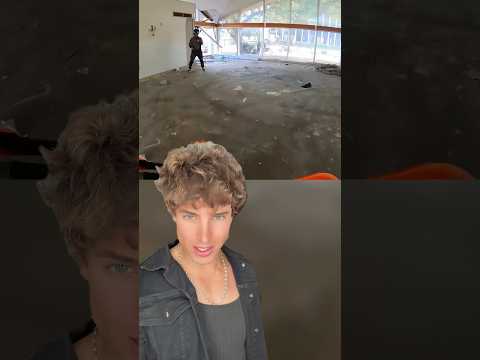 Destruyó el cristal con la moto thumbnail