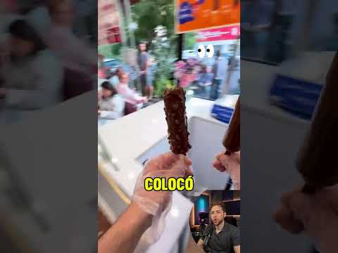 ¡El vendedor preparó helado para los niños! 🍦👧👦 thumbnail
