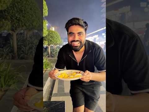 Kisne Kitne Momos khaay ? ? #dushyantkukreja #shorts thumbnail