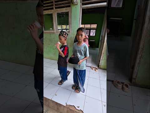 faqih jajanan nya taro di kopiah#trendingshorts thumbnail