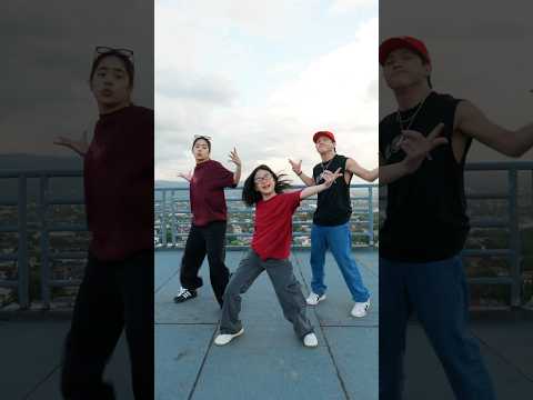 Turning Heads Sibling Dance! #shorts thumbnail