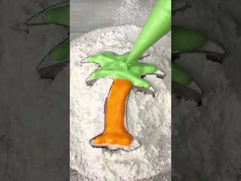 Creating a palm tree out of marshmallow creme 🌴🍥 - A fun DIY you’ll love! 🎥✨ thumbnail