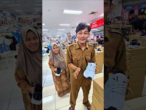 ambil sepatu buat ngokgnok sama nenek rusdan?? thumbnail