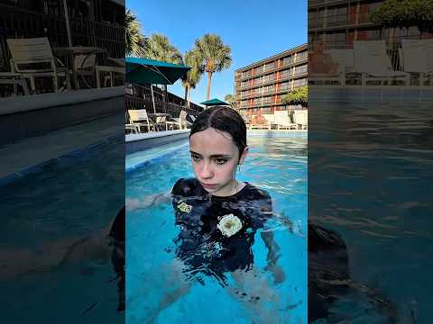 pov QUANDO ANDAVI IN PISCINA?? thumbnail
