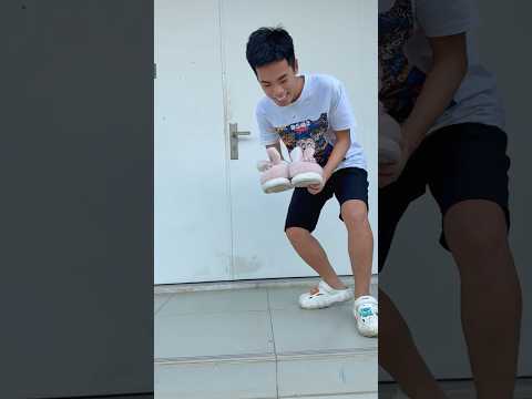 LNS - Tìm dép cho bạn || Find slippers for you 🩴😂 #shorts thumbnail