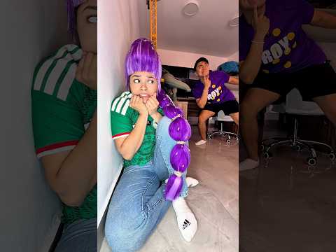 NO ESTÁ LA PELUCA DE RUMI?? thumbnail