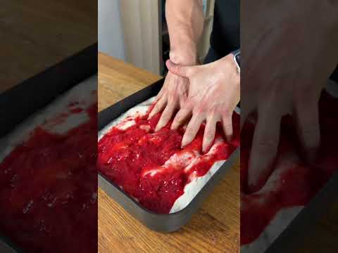 Focaccia ai lamponi 🍓#shorts thumbnail