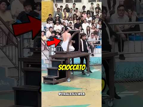 La MAGIA più SCIOCCANTE di SEMPRE😱🪄 #shorts thumbnail