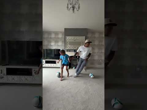 MOMENTO FOFURA DO LINGARD COM A SUA FILHA! #shorts thumbnail