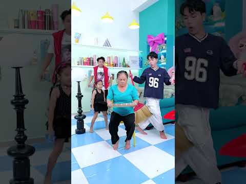 Doing the Peanut Dance with mom! 😂 🥜 💃 #taihoa #funny #shorts thumbnail