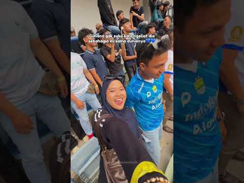 AZMANNIS KE STADION NONTON PERSIB thumbnail