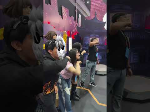 Batalla de emotes en la vida real ? thumbnail