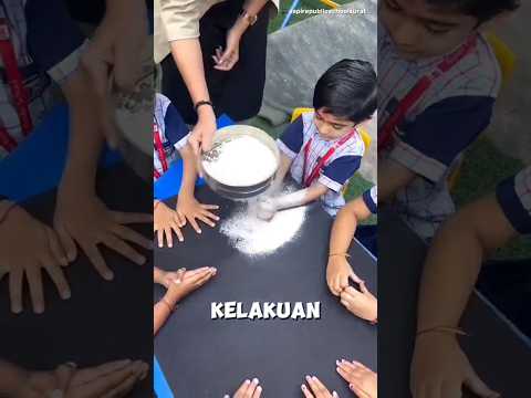 kelakuan guru ini di kelas bikin muridnya bingung 😱 thumbnail