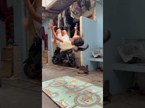 Anak kecil bisa salto keren thumbnail