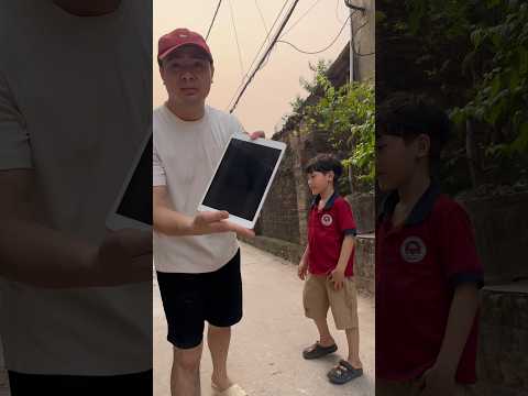 Làm rơi IPad và cái kết #shorts thumbnail
