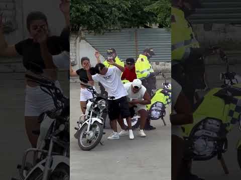 Tomar cuidado com falso agente do trânsito por aí thumbnail