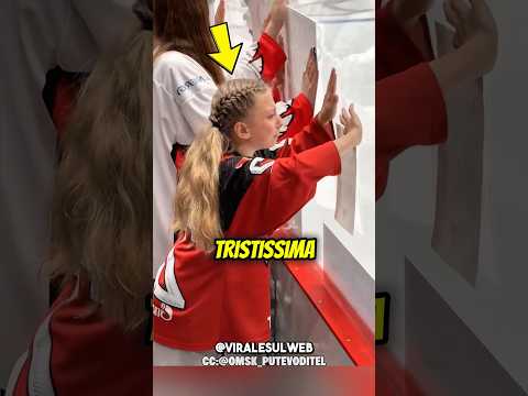 Le hanno RUBATO il DISCO😭🏒 #shorts thumbnail