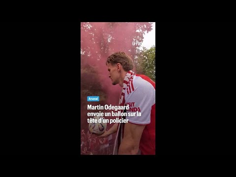 Arsenal : Martin Odegaard envoie un ballon sur la tête d'un policier et se cache thumbnail