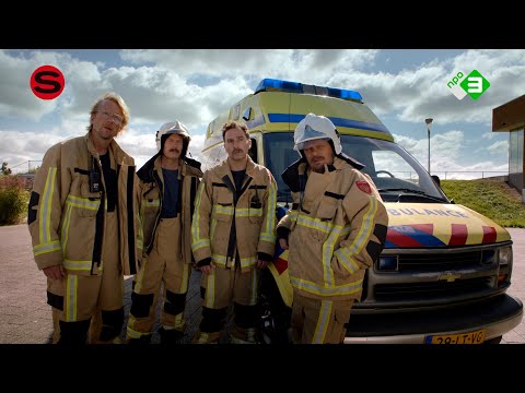 Brandweermannen met een ambulance - Sluipschutters (S6A8) thumbnail
