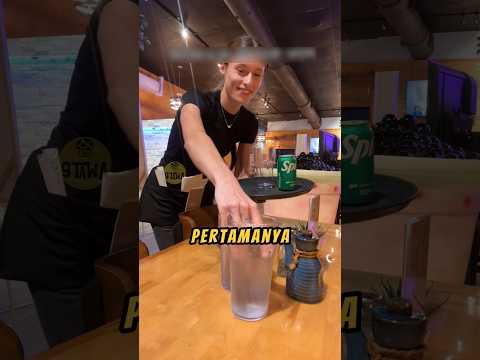 Hari PERTAMA Kerja Sebagai PELAYAN‼️🤡#lucu #komedi #videoviral thumbnail