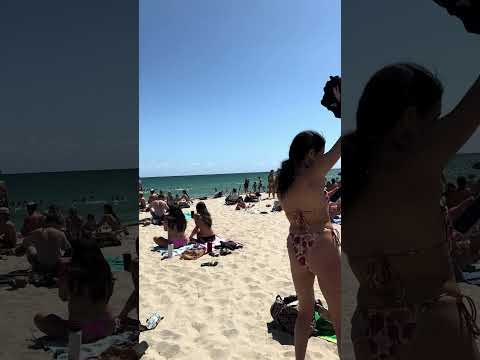 🇺🇸 Hot day at Miami beach thumbnail