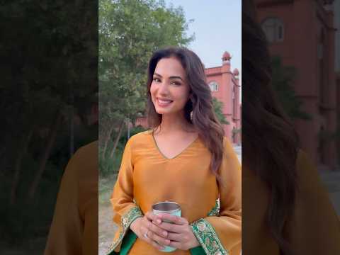 Sonal Chauhan Has A Different Way To Promote Shera ?? #shera #parmishverma #ytshorts thumbnail